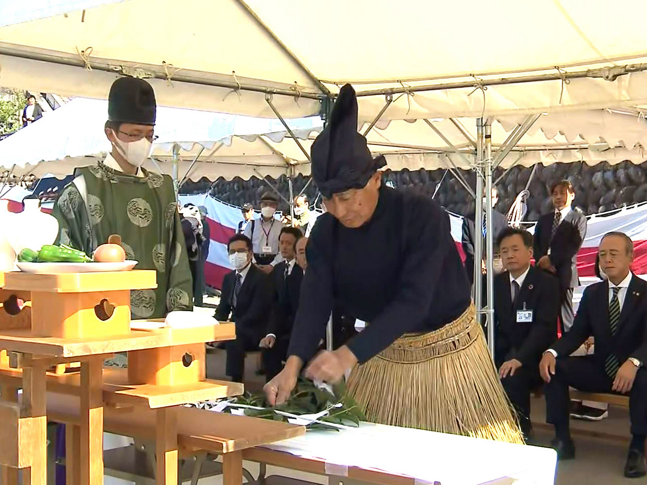 1300年以上の歴史を持つ岐阜市の長良川鵜飼の安全祈願と新たに造った観覧船の進水...