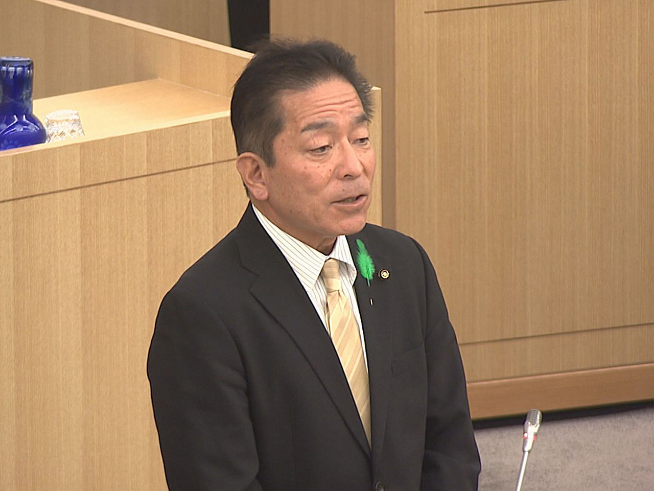 岐阜市議会は23日、臨時会を開き、新しい議長に最大会派「自民岐阜」の石井浩二氏(...