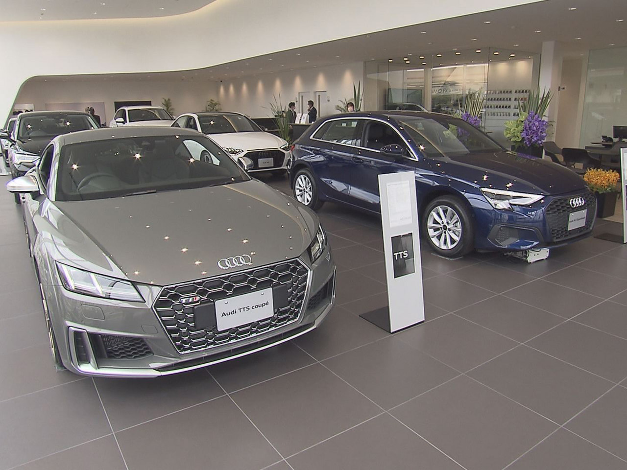 大垣市内で移転新築したアウディの新しいショールーム「Ａｕｄｉ大垣」が２５日、オー...