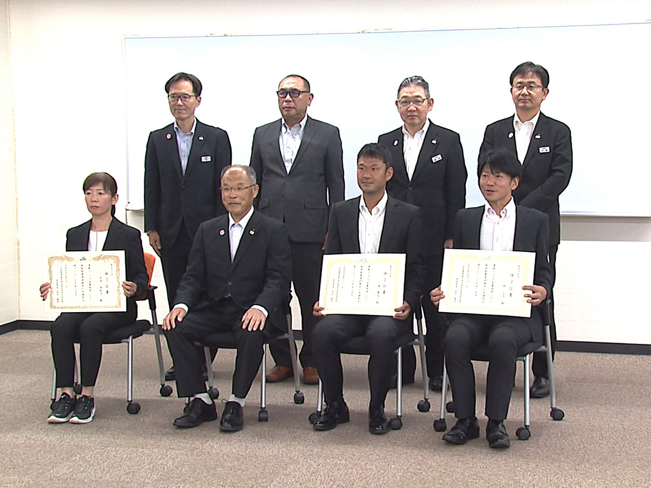 ＪＡ全農岐阜が運営する「いちご新規就農者研修所」で学んだ研修生の修了式が３１日、...