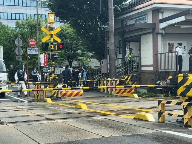 9日午後、各務原市の踏切で名鉄列車と73歳の女性が接触する事故がありました。 9...