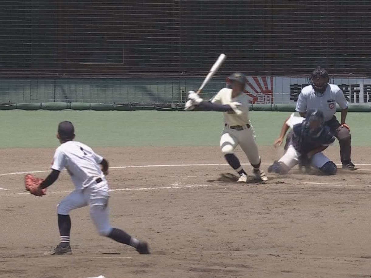 第105回全国高校野球選手権記念岐阜大会は28日、決勝が行われ、大垣日大が4対3...