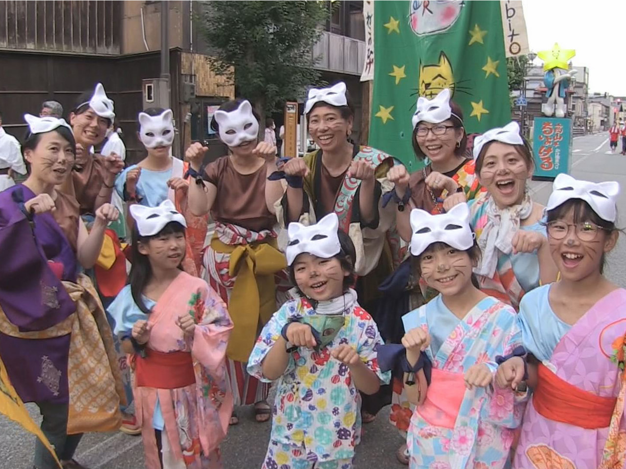 飛騨高山の夏の風物詩、「ちょけらまいか大仮装盆踊り大会」が、高山市で開催されまし...