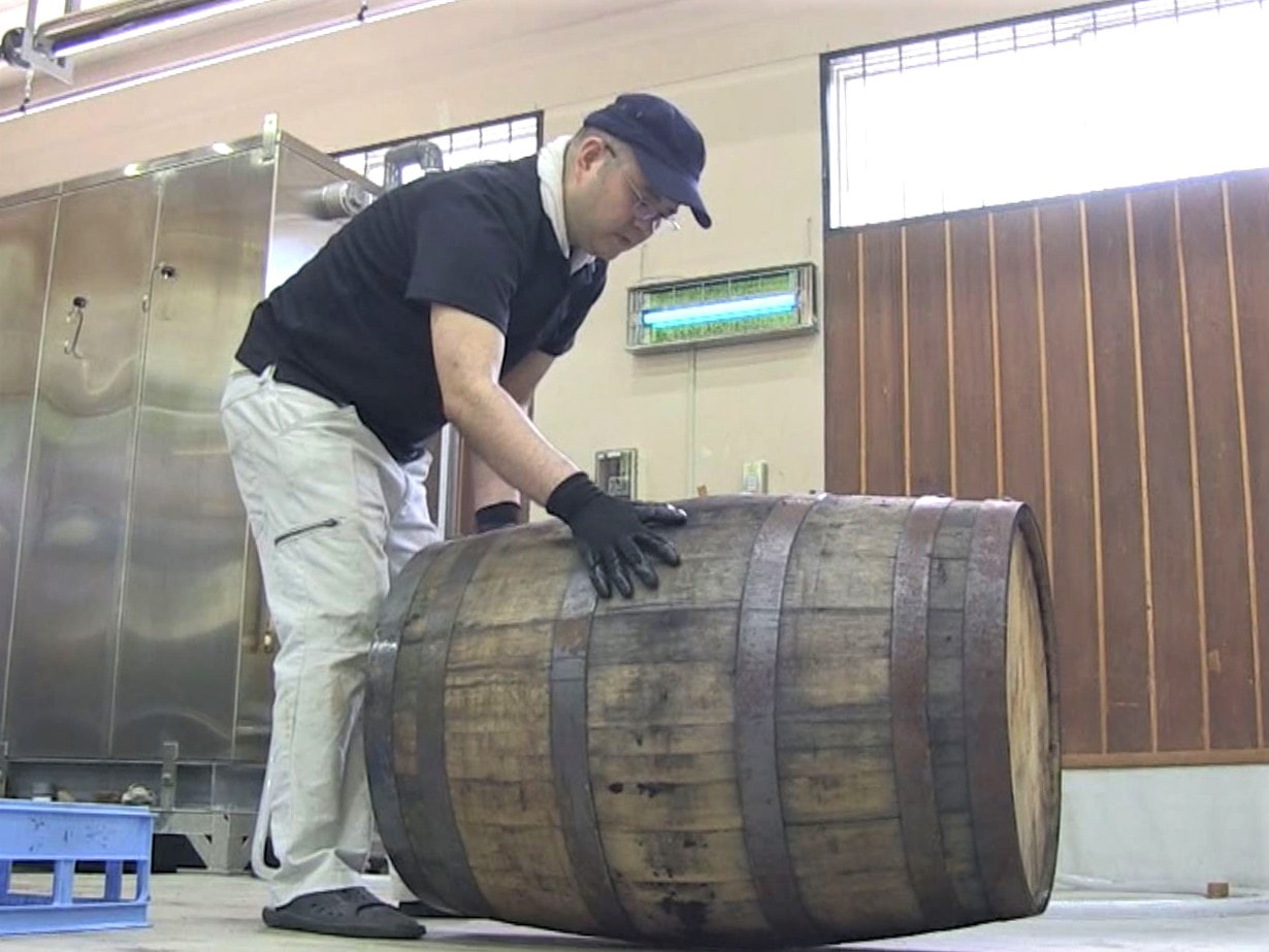 ウイスキーの生産をめざす飛騨高山蒸溜所は、蒸溜したウイスキーを中部電力が管理する...