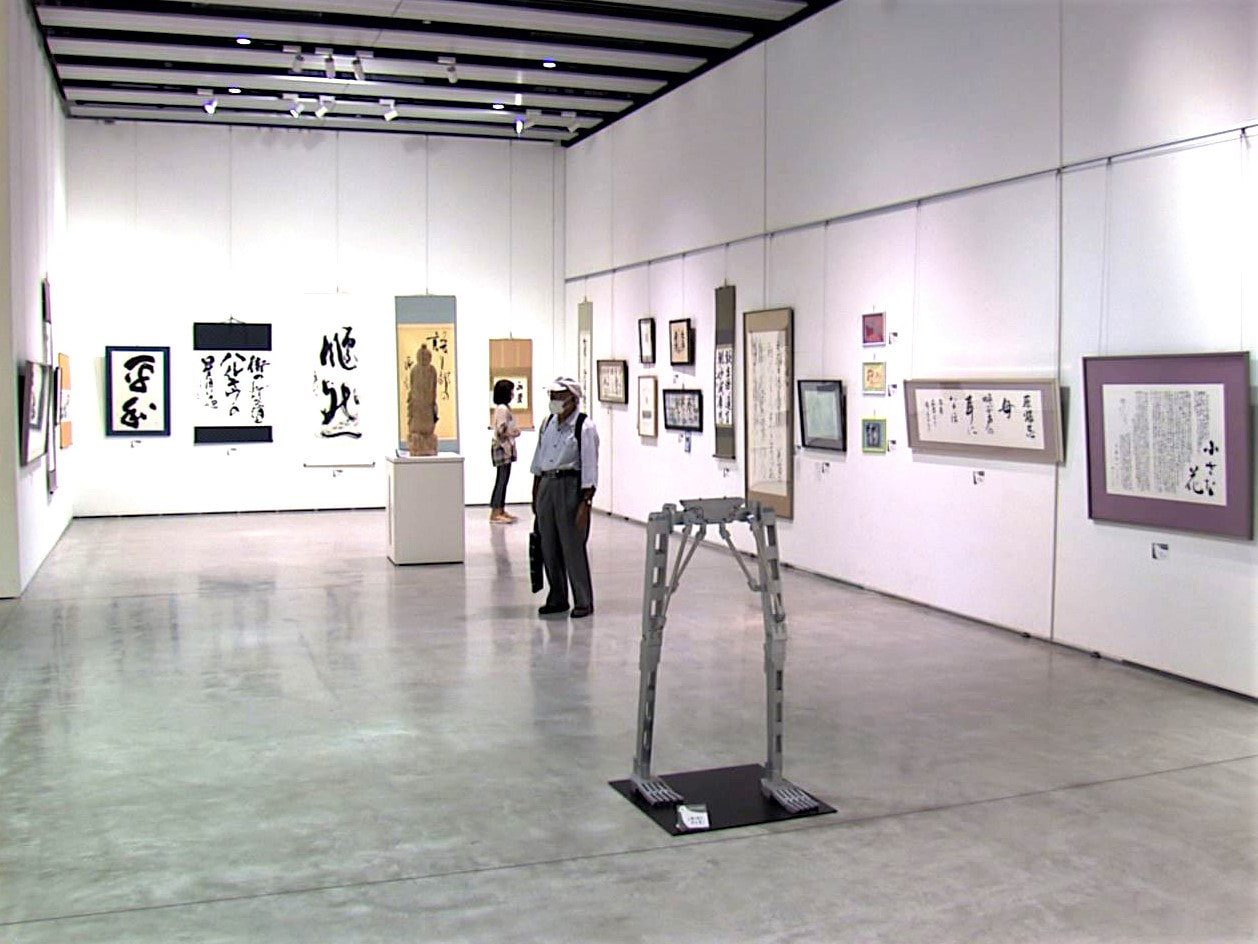 戦争や平和などをテーマにした美術展が10日、岐阜市で始まりました。 この美術展は...
