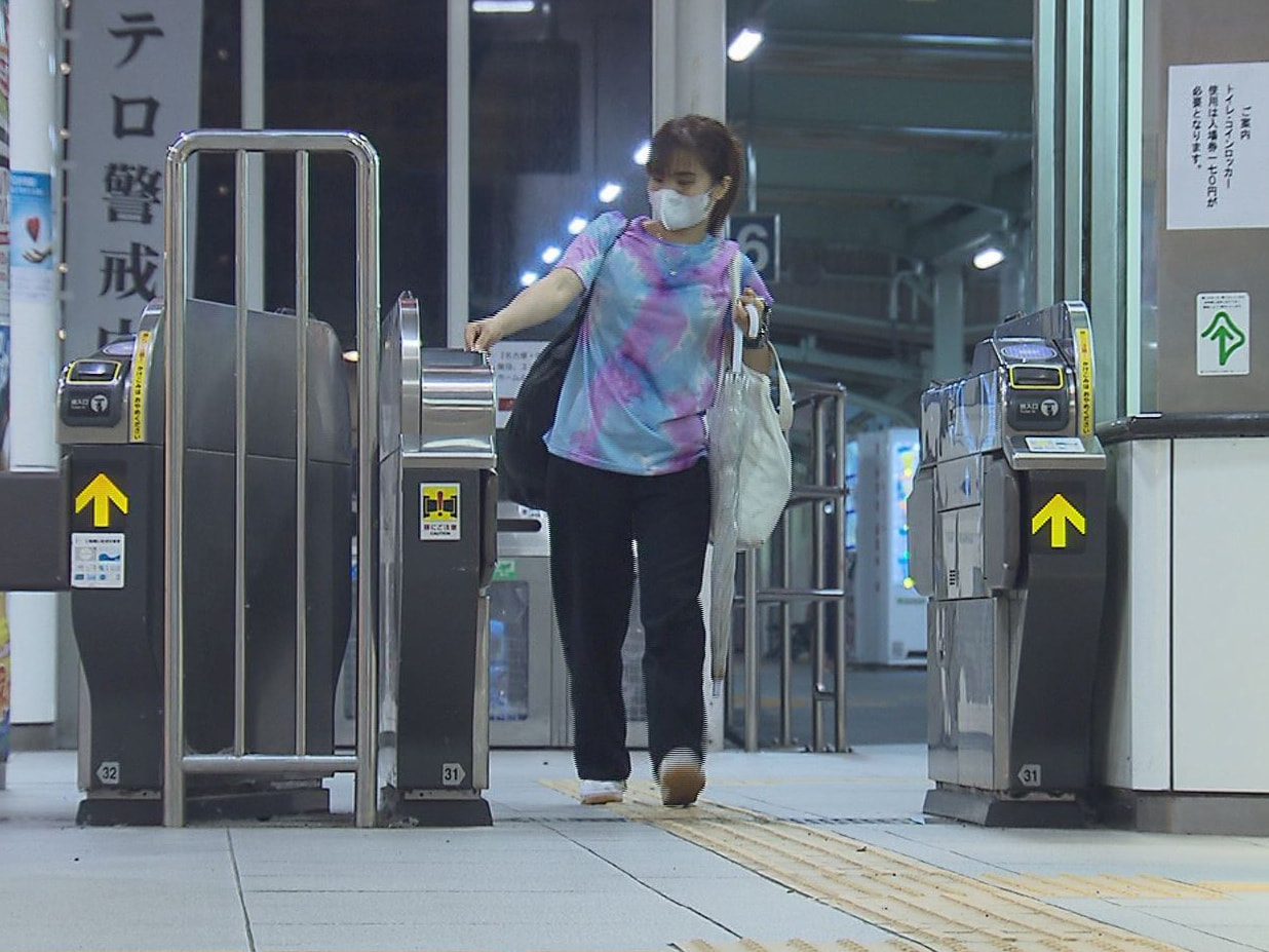 台風7号の影響を考慮して県内では鉄道の運転見合わせが相次ぎましたが、雨や風が小康...