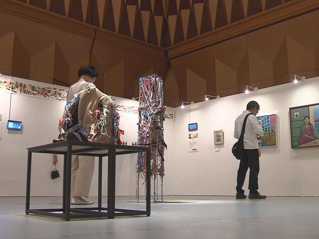障がいがある作家たちのアートフェスティバル「いろんなみんなの展覧会」が、3日から...