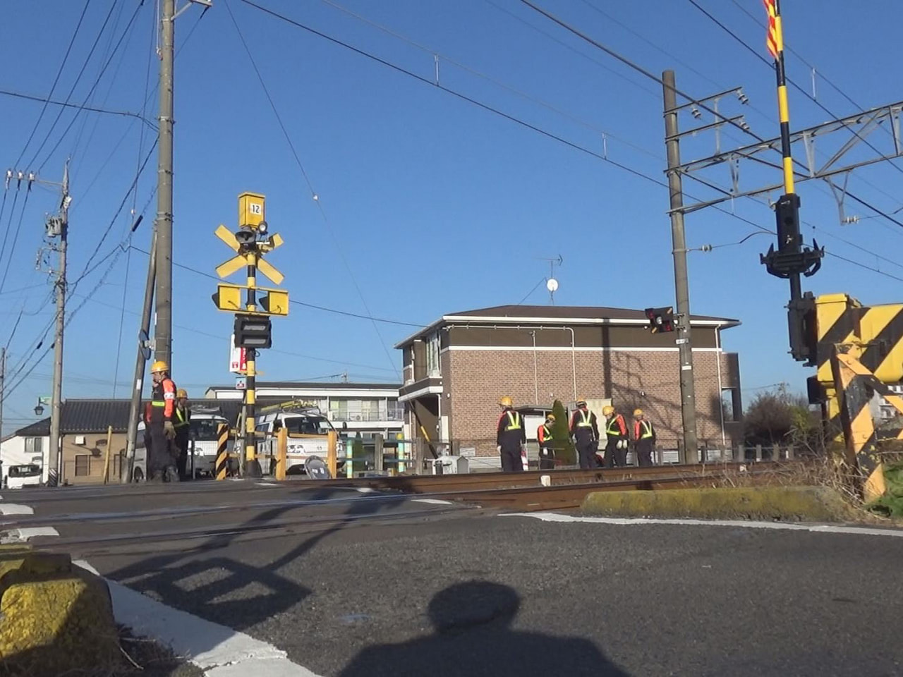 ８日昼すぎ、可児市の名鉄広見線の踏切で、電車と乗用車が衝突する事故がありました。...