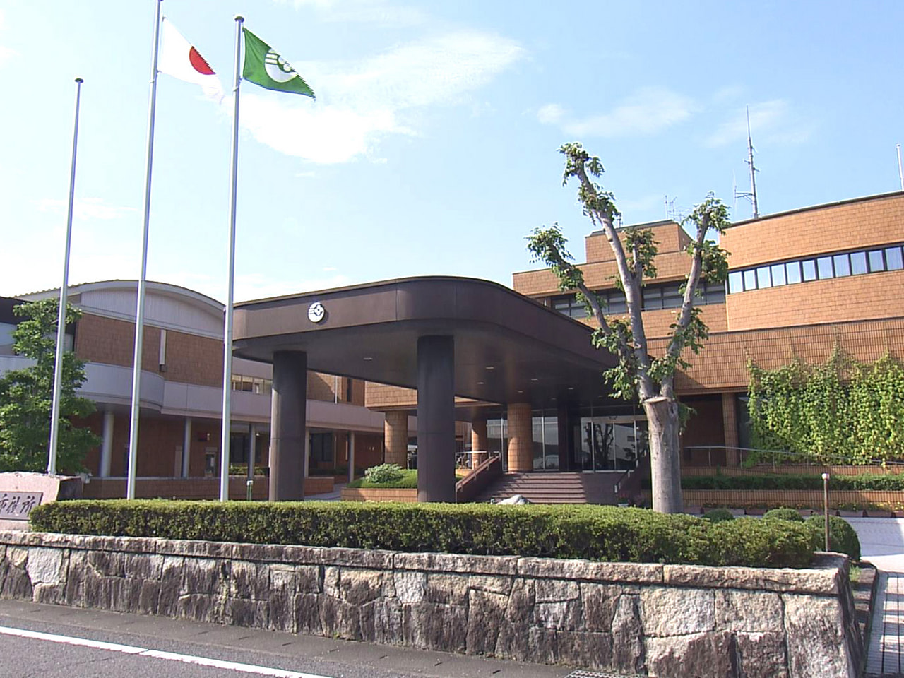 任期満了に伴う岐阜県本巣市の市長選挙は１１日告示され、無所属で現職の藤原勉さん（...