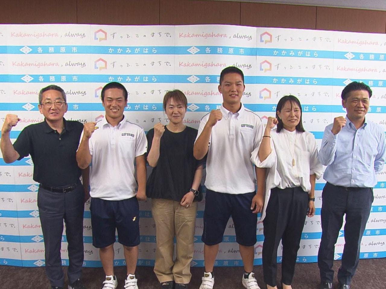 第１０７回全国高校野球選手権大会で４強入りした県岐阜商の３年生横山温大選手と中下...