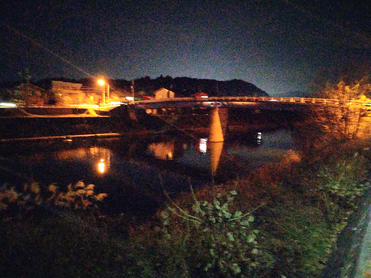 ２４日午前、高山市の宮川で８０代の男女の遺体が見つかりました。警察は詳しいいきさ...