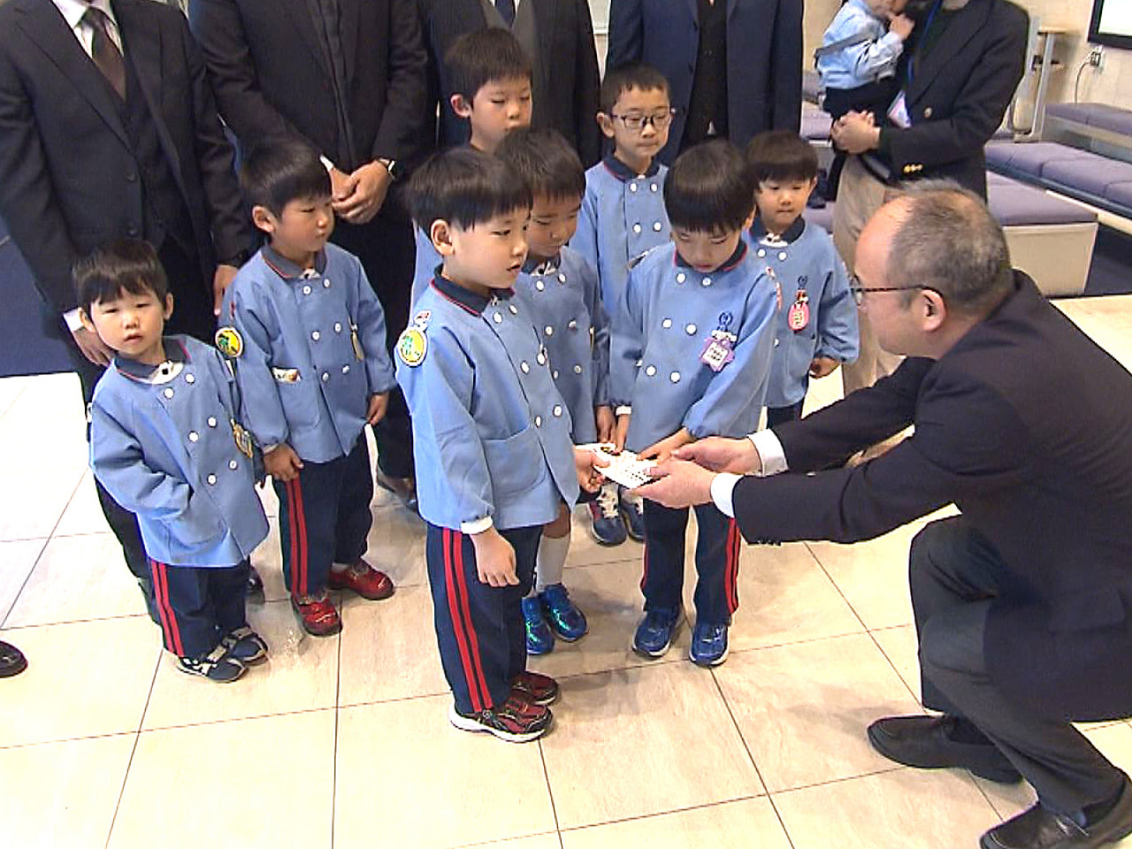 岐阜新聞岐阜放送社会事業団の「歳末助け合い義援金」の受け付けが、１２月１日から始...