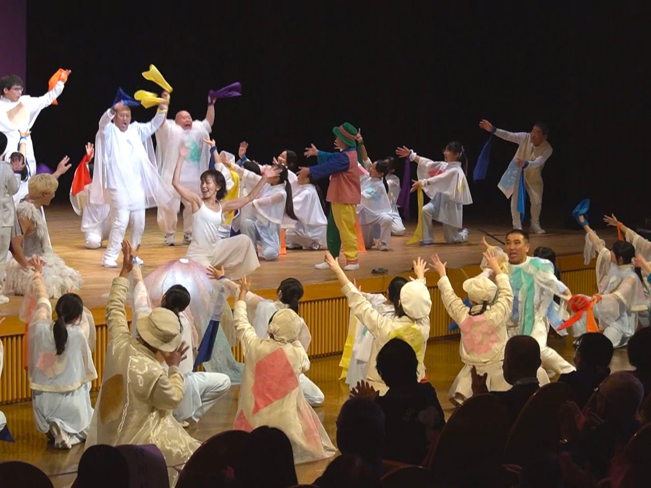 障害者や性的少数者をテーマにした舞台が羽島市で開かれ、人が互いを認め合うことの大...