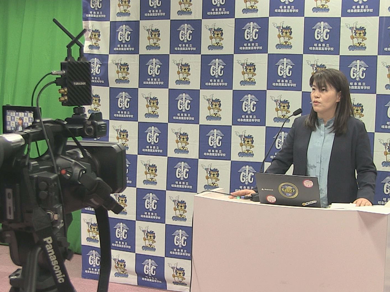 中小企業の創業支援などを行う県信用保証協会は、起業をテーマにした出前講義を県立岐...