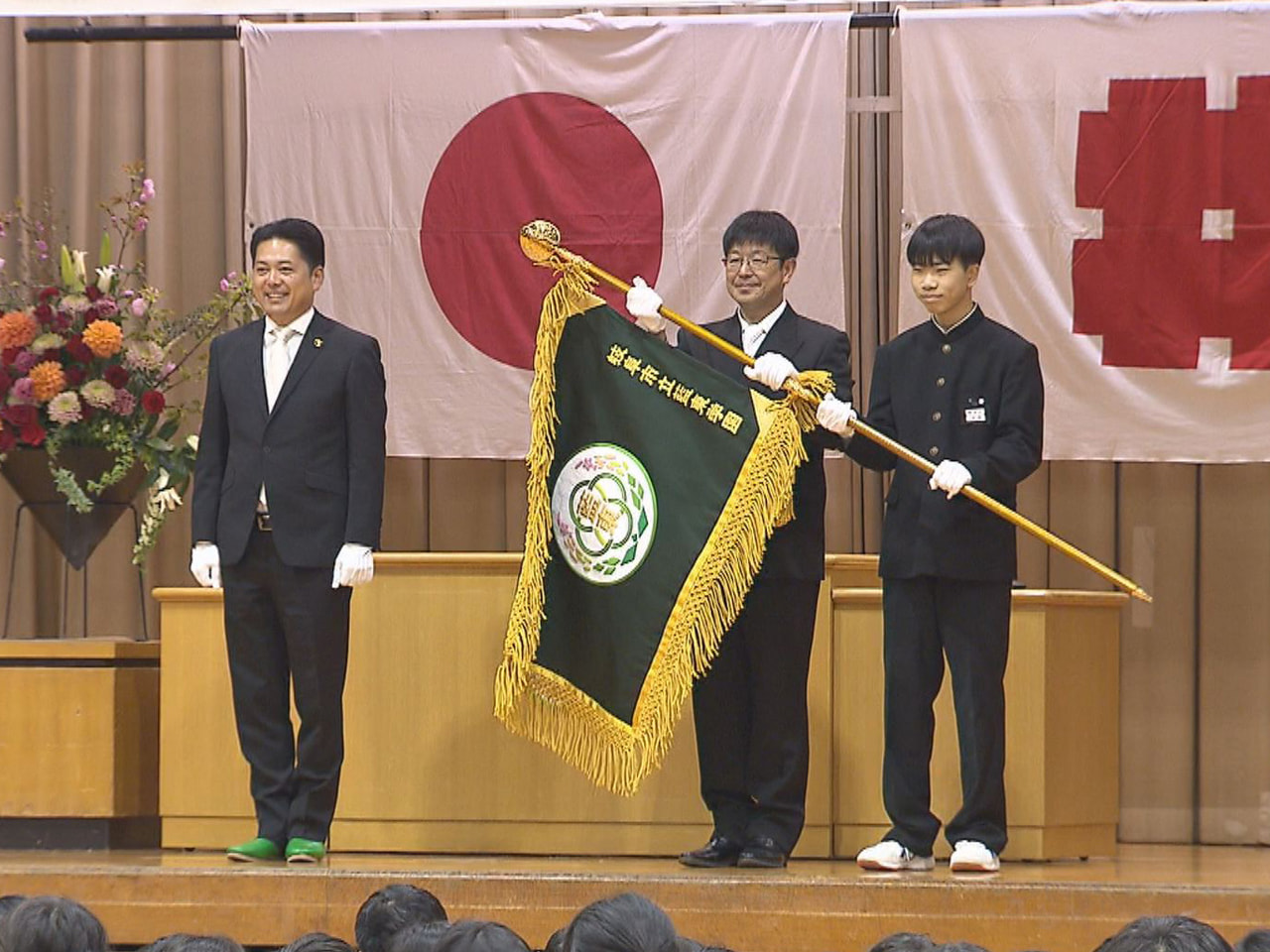 岐阜市立で２校目となる義務教育学校「藍東学園」が７日、開校しました。開校式では児...