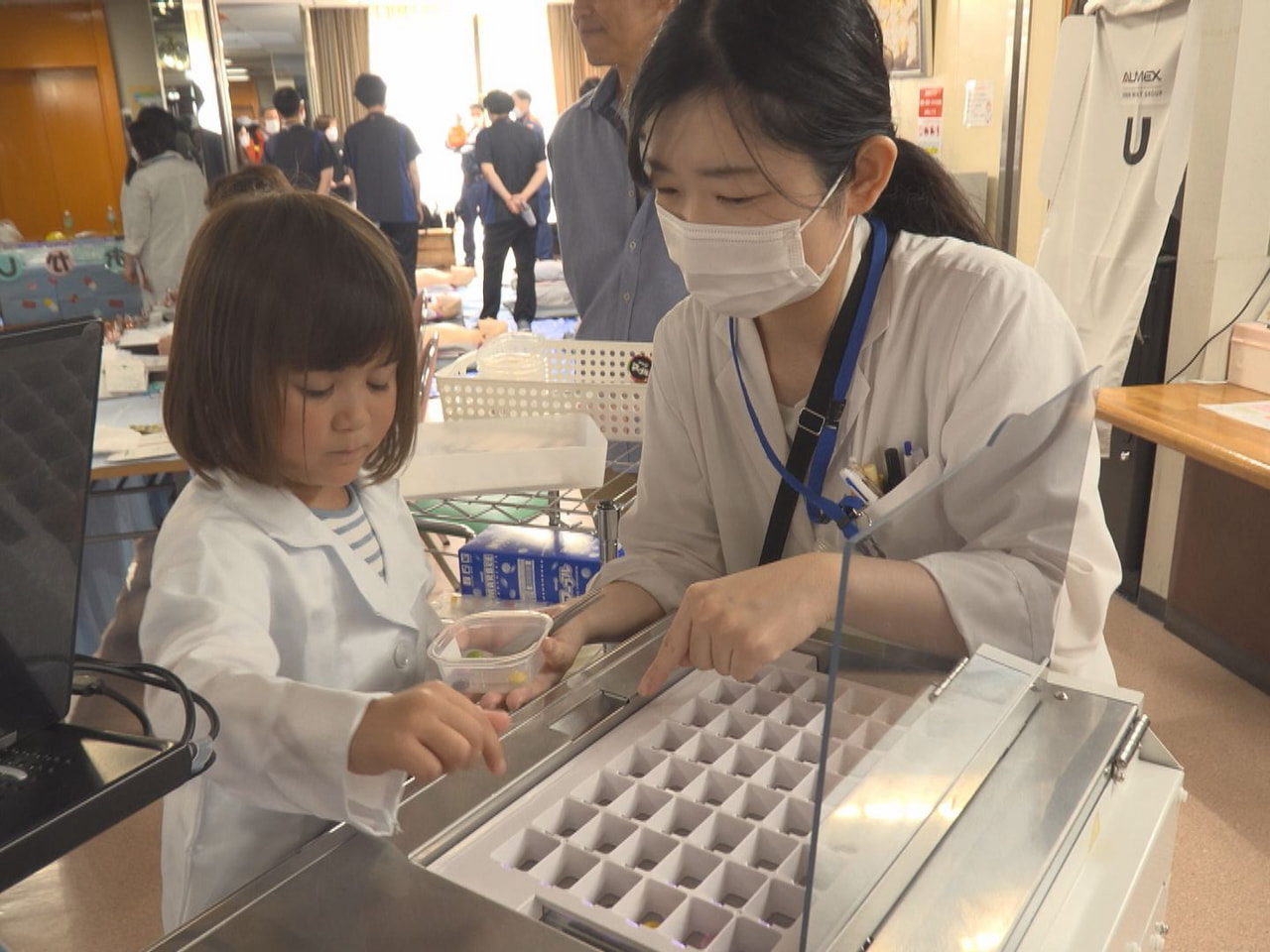 近代看護の母、ナイチンゲールの誕生日にちなみ制定された５月１２日の「看護の日」に...