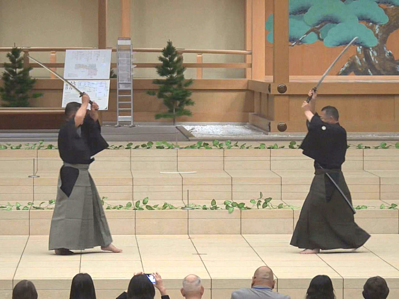 岐阜県高山市の総合博物館で「剣道形」演武会 来館者、武士道精神