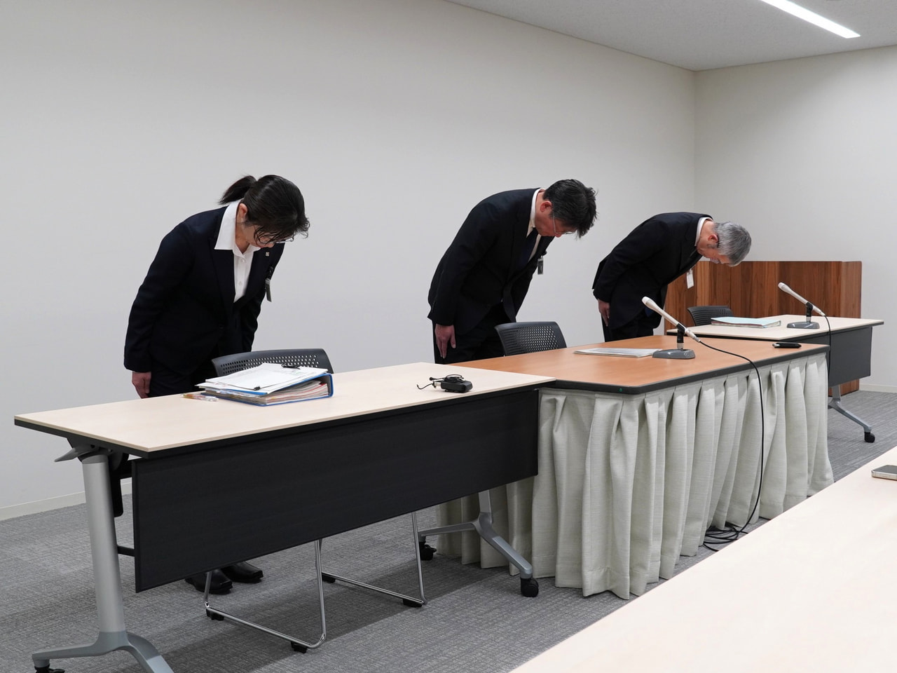 酒気帯び運転の疑いで先月（１１月）逮捕された県職員について、県は２２日、懲戒免職...