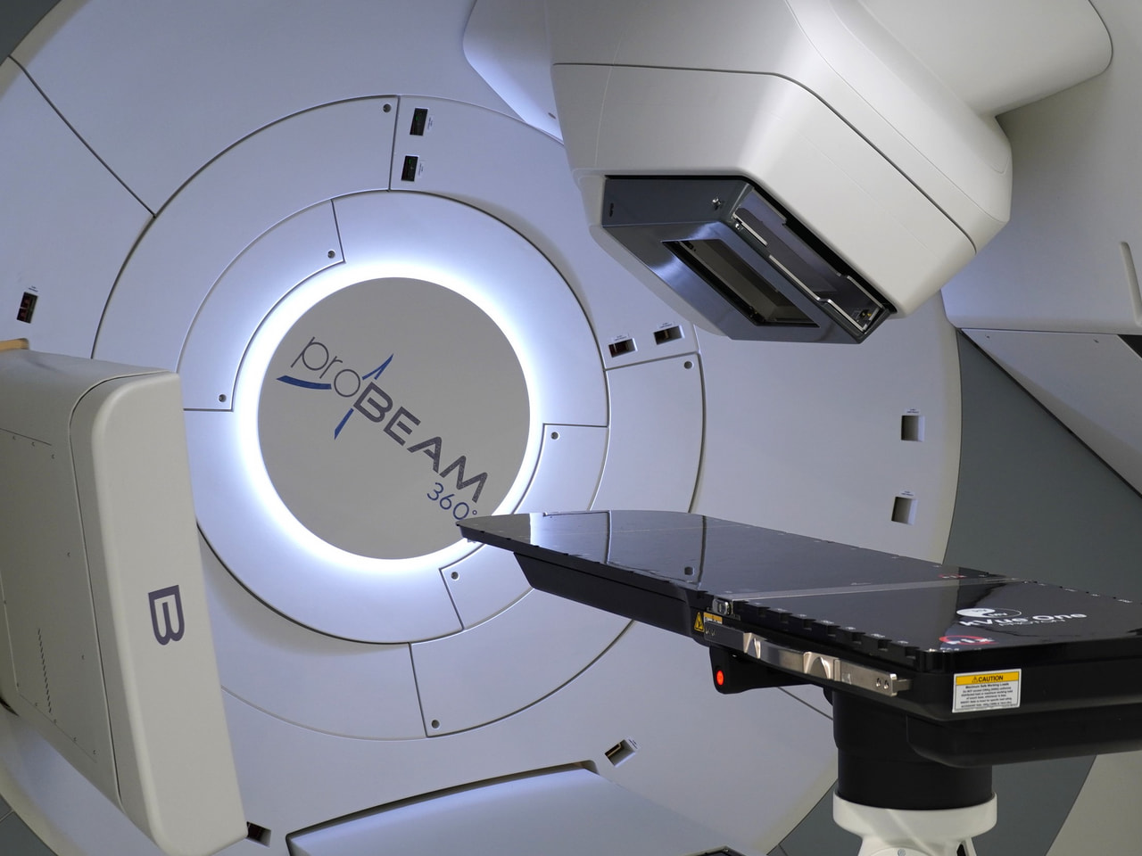 がんを治療する最新の装置を導入した「陽子線がん治療センター」が、美濃加茂市にある...