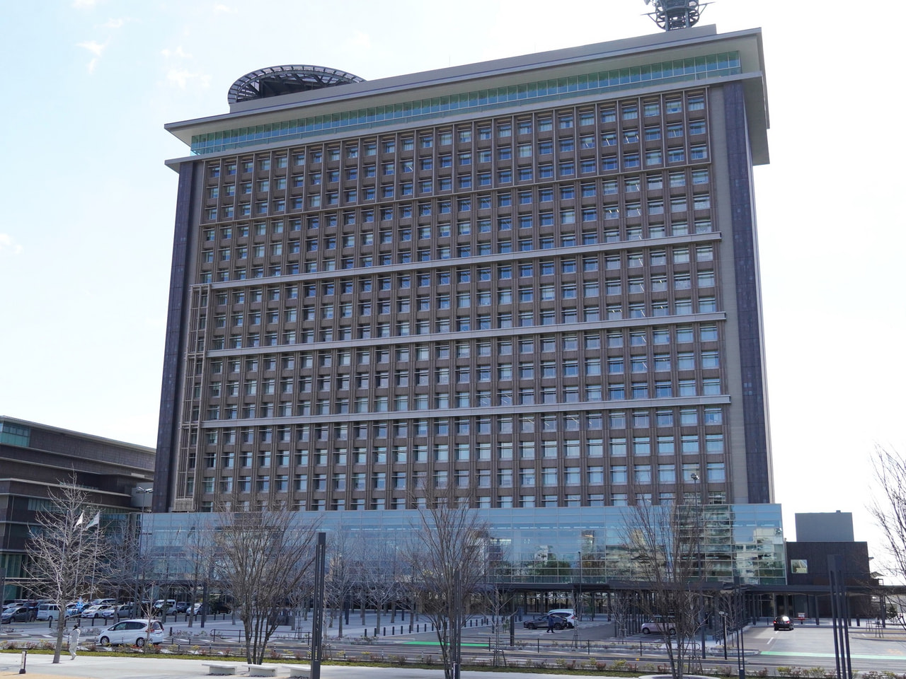 岐阜県教育委員会は２６日、教職員の人事異動（４月１日付）を発表しました。女性教員...