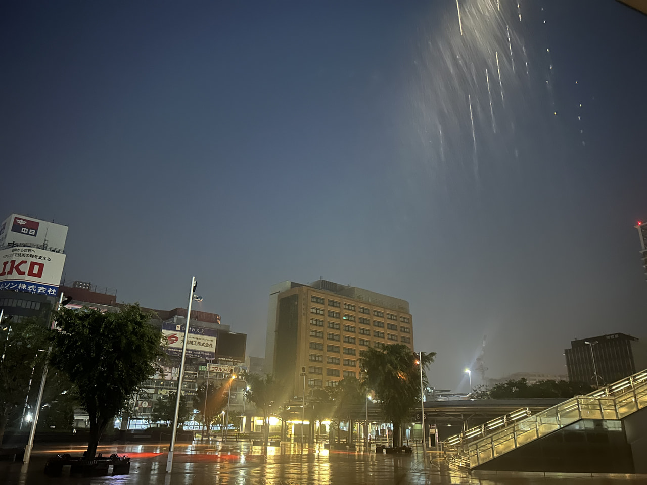 台風６号は、東海道沖を東北東へ進み、３日夜には日本の東へ進む見込みです。美濃地方...