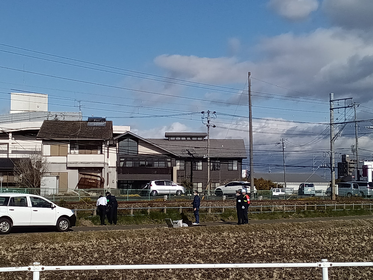 ２０日午前、岐阜市柳津町の名鉄竹鼻線で、２０代の女性が電車にはねられ死亡しました...