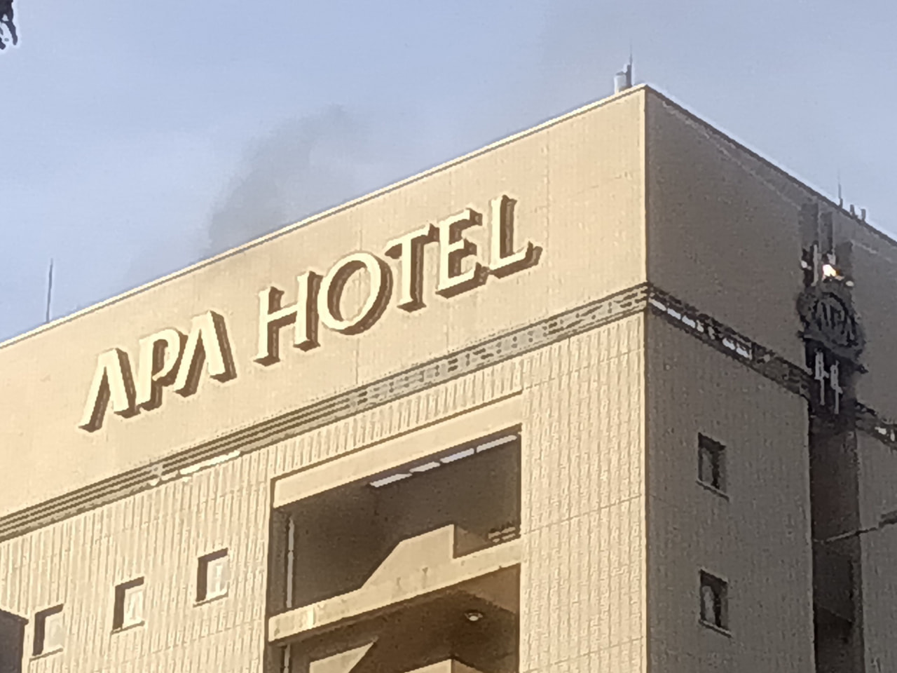２０日午後、ＪＲ大垣駅前南口近くのビジネスホテルで火事がありました。出火当時、建...