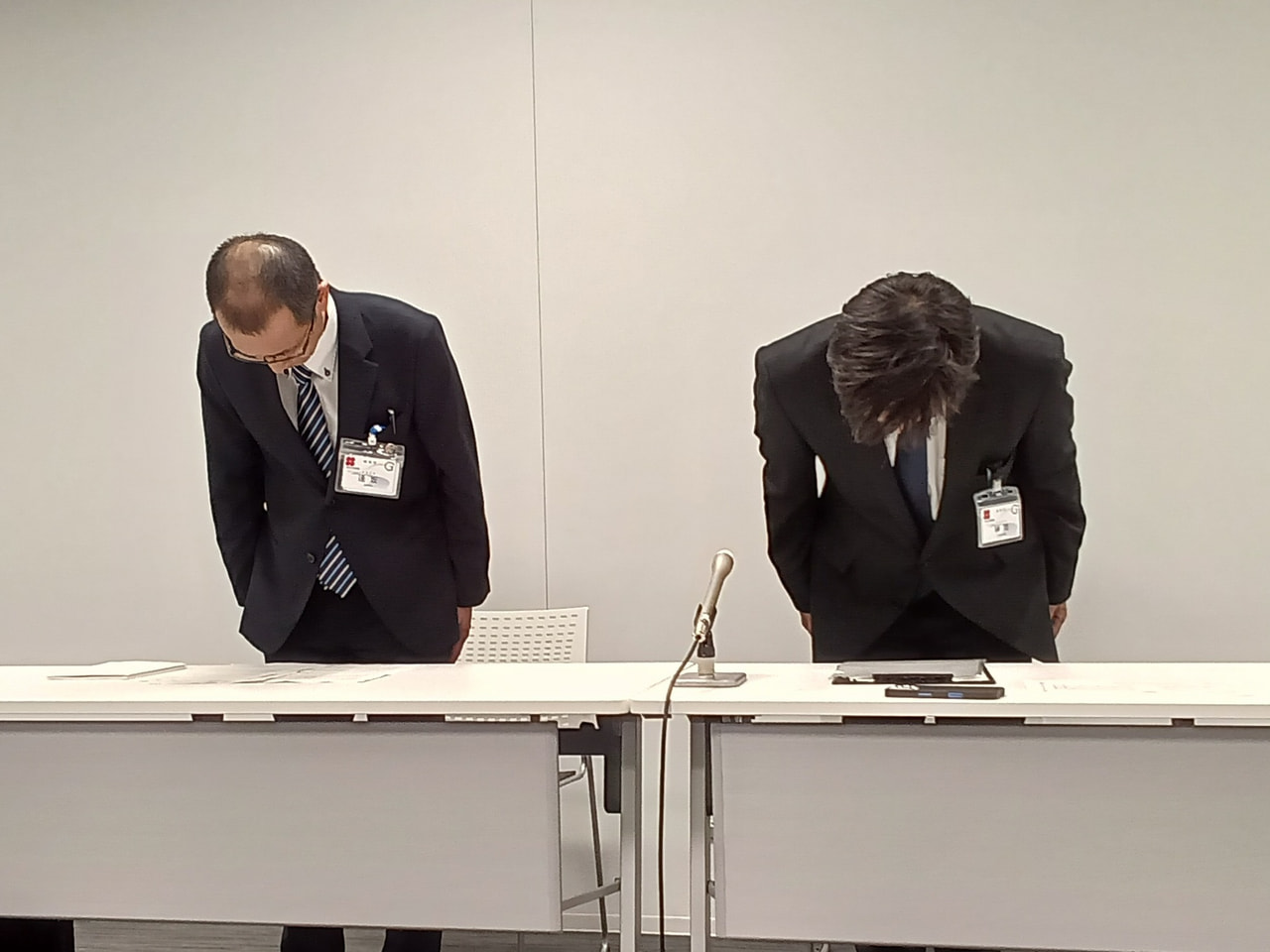 自分名義のキャッシュカードを不正に他人に譲り渡したとして、岐阜市民病院の職員の男...