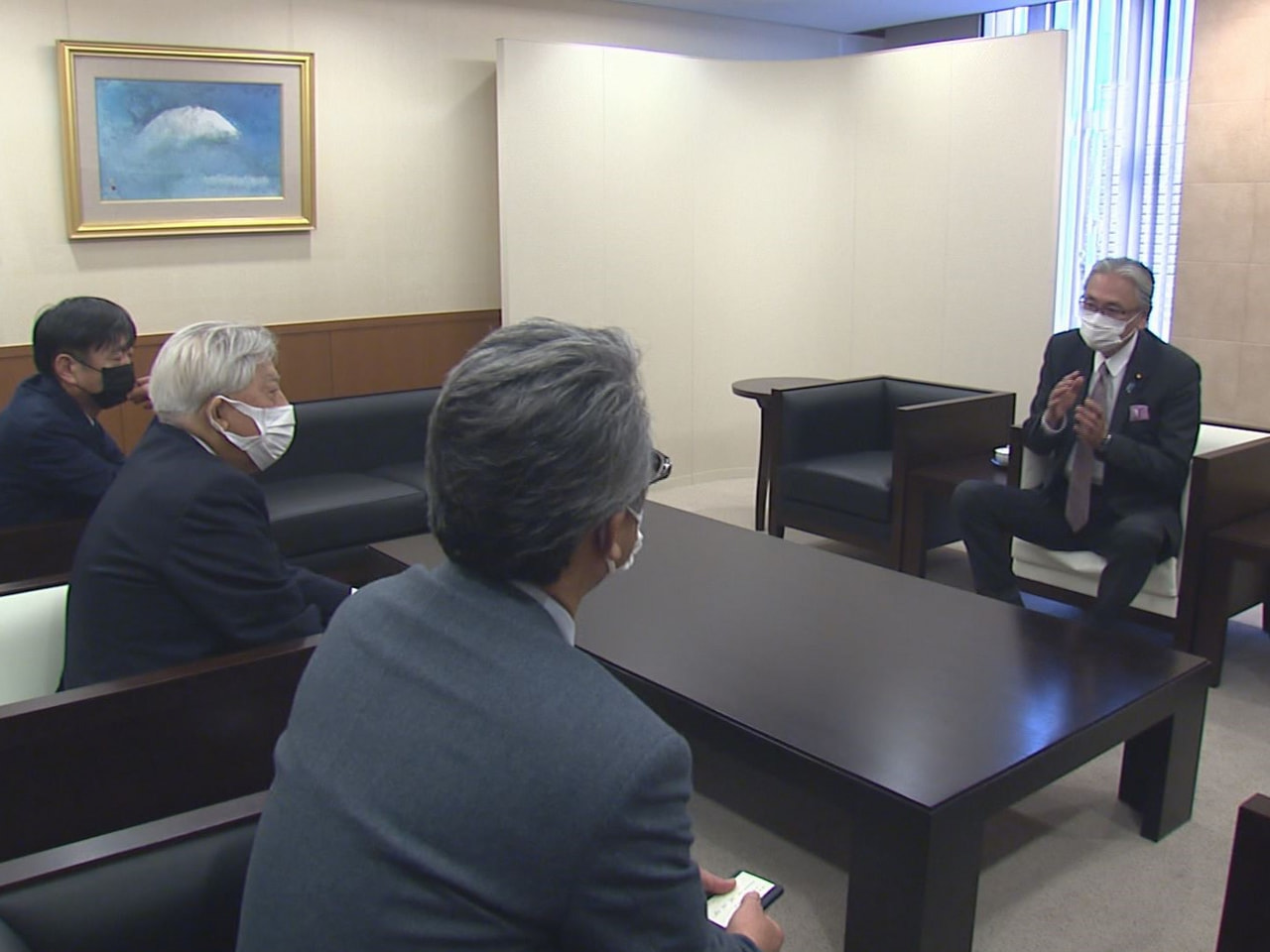 岐阜5区選出の古屋圭司衆議院議員と岐阜4区選出の金子俊平衆議院議員が5日、岐阜放...