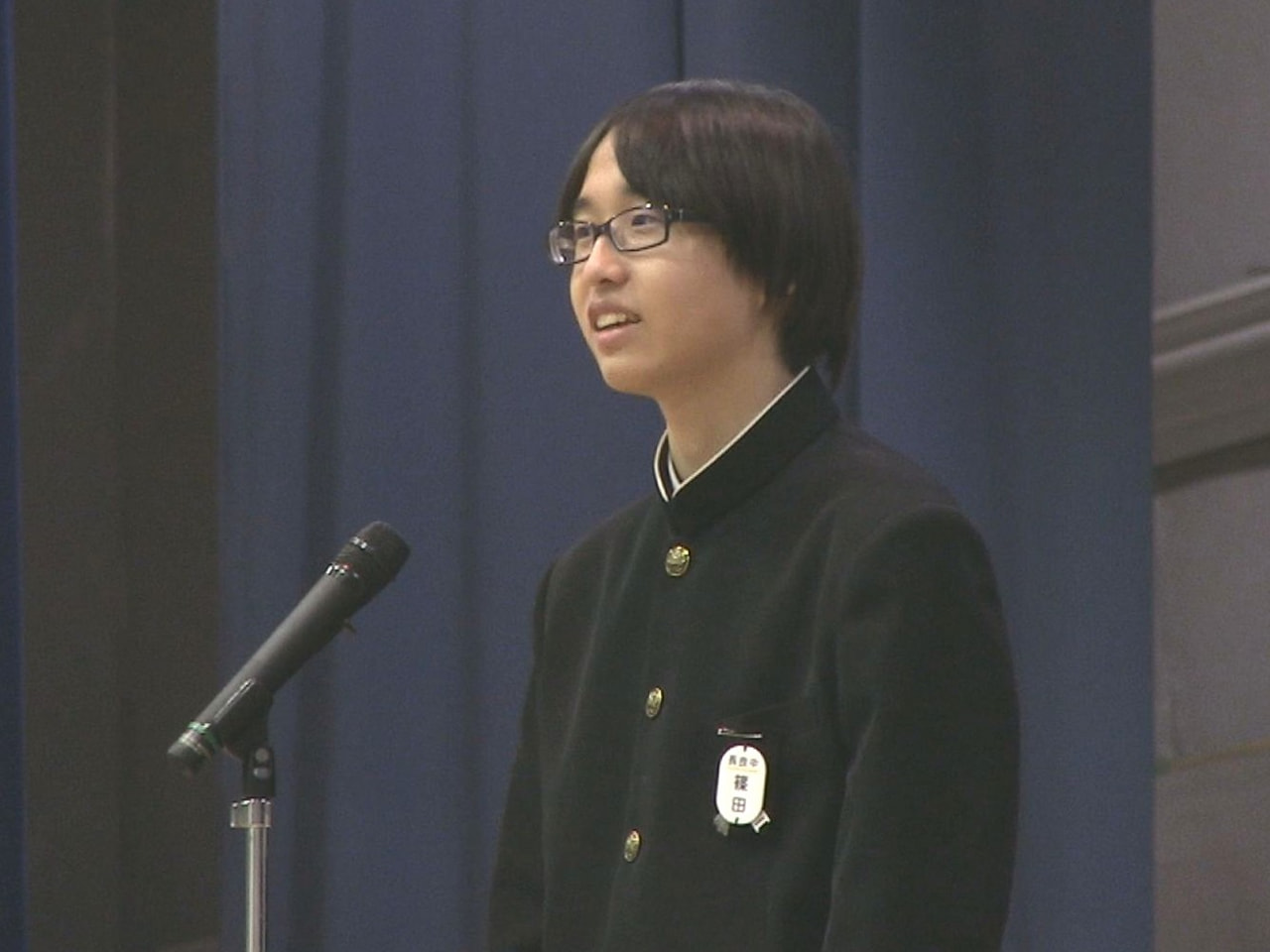 ４月から囲碁のプロ棋士になる中学生の篠田優也さんが７日、母校である長良西小学校を...