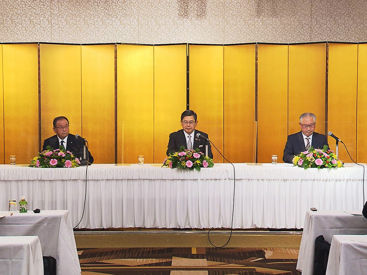 岐阜県内の3つの経済団体は13日、岐阜市内で新春の合同会見を開きコロナ禍に対応し...