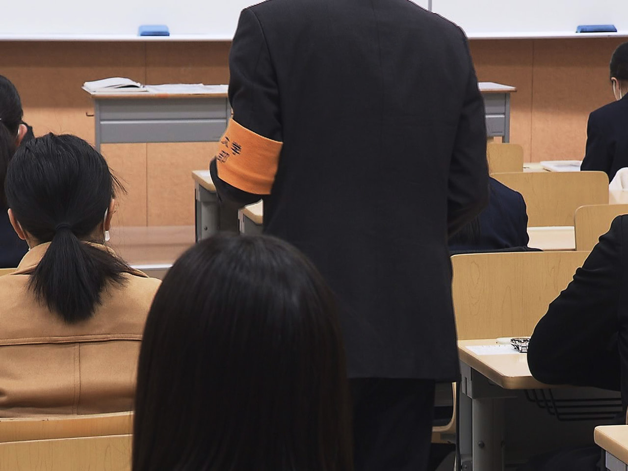 新型コロナの第6波が急拡大する中、ことしで2年目となる大学入学共通テストが15日...