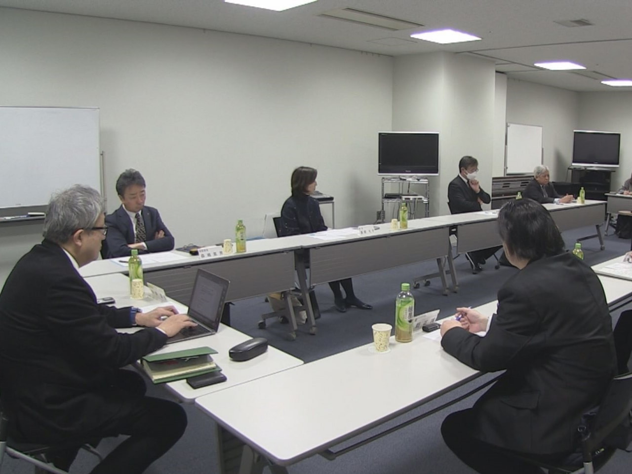 岐阜放送の番組審議会が２２日開かれ、伝統校の１２０周年行事を取り上げたテレビ番組...