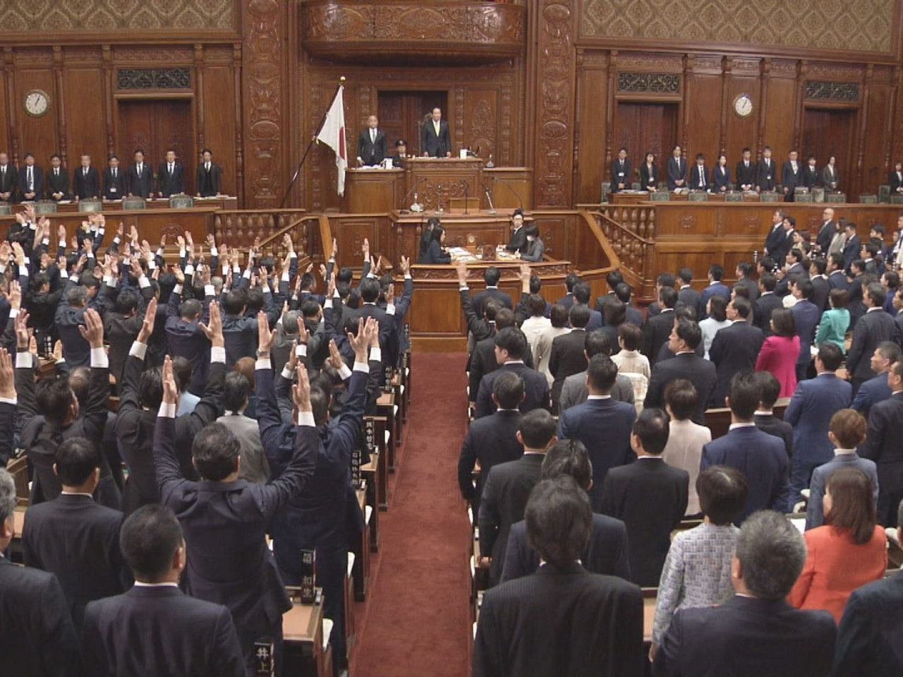 衆議院が解散し、２月８日に選挙が行われることになりました。投開票まで１６日間の短...