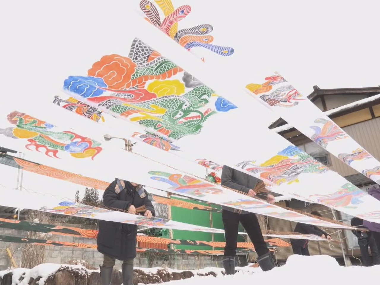 飛騨地方の祭りを色鮮やかに彩る伝統の染め物、飛騨染の寒ざらし作業が２８日から岐阜...