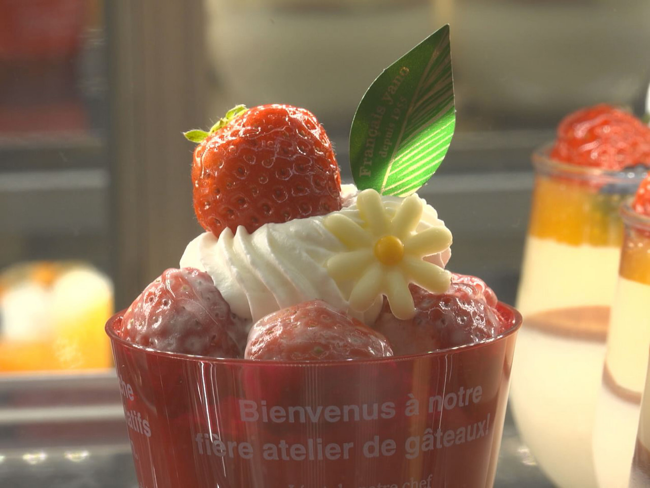 岐阜県産のブランドイチゴを扱うスイーツフェアが岐阜市の洋菓子店で２０日から始まり...