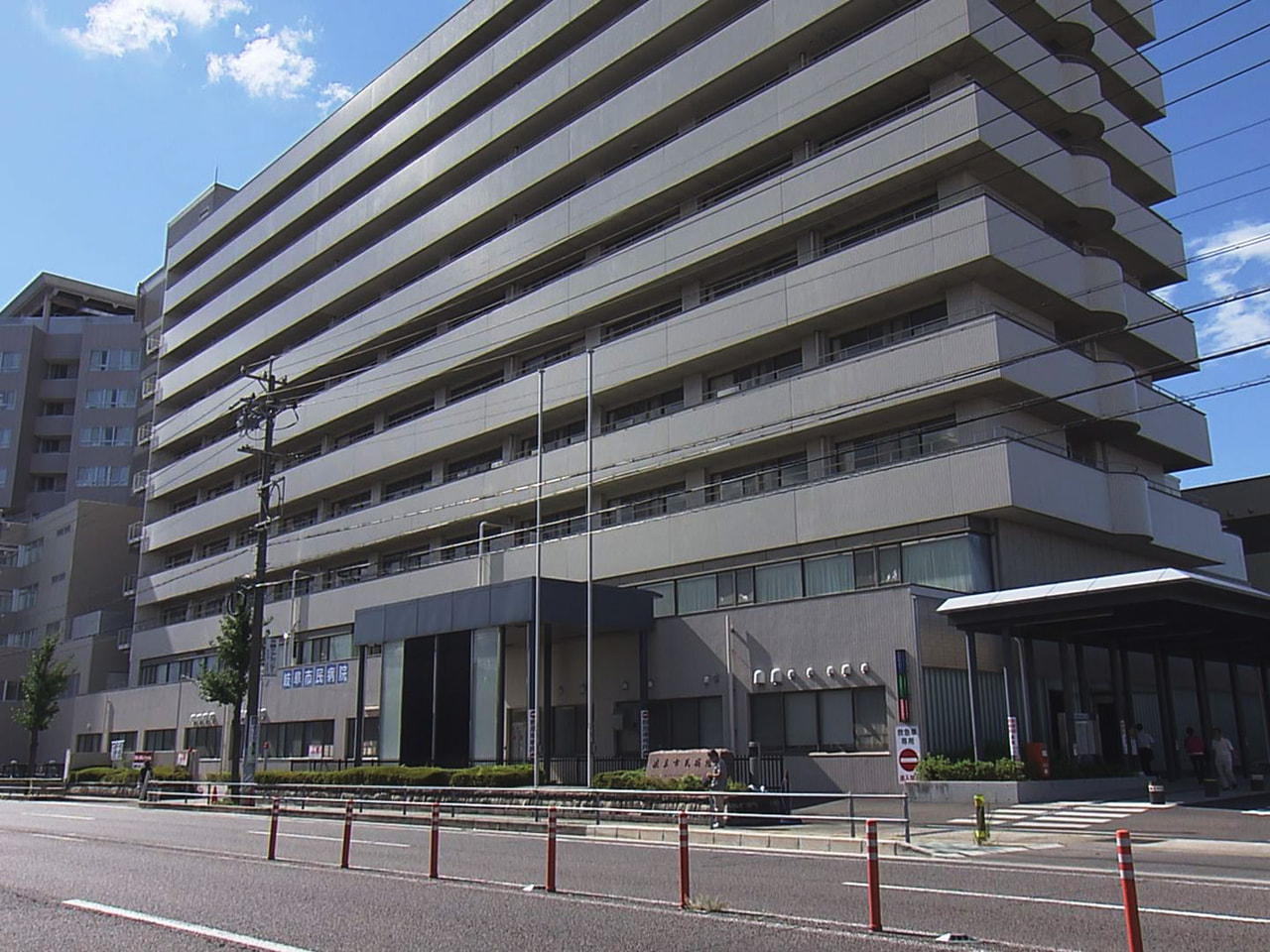 岐阜市民病院は22日、医師の時間外労働などに対する超過勤務手当の未払いがあったと...