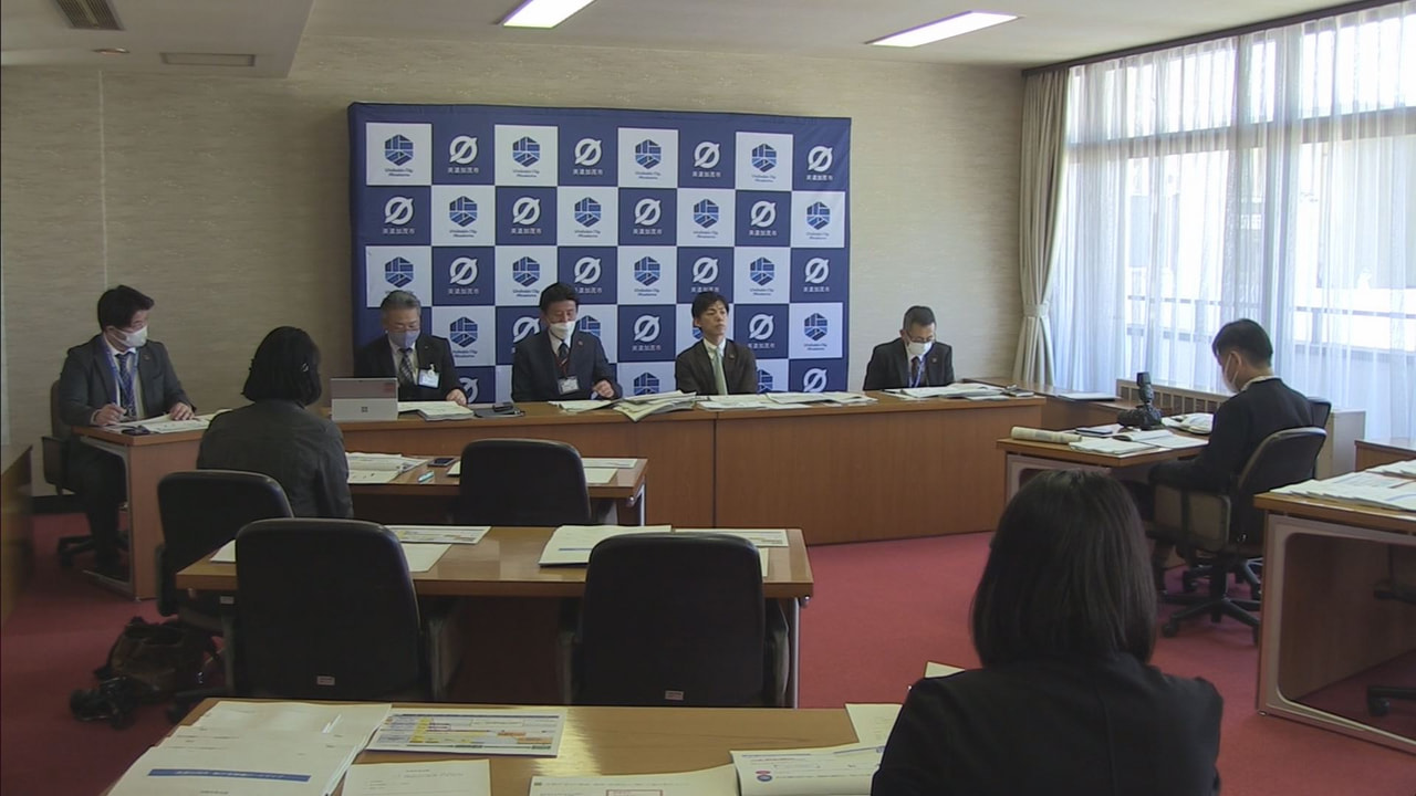 美濃加茂市の藤井浩人市長は29日、市役所の新庁舎整備について、広く市民の意見を踏...