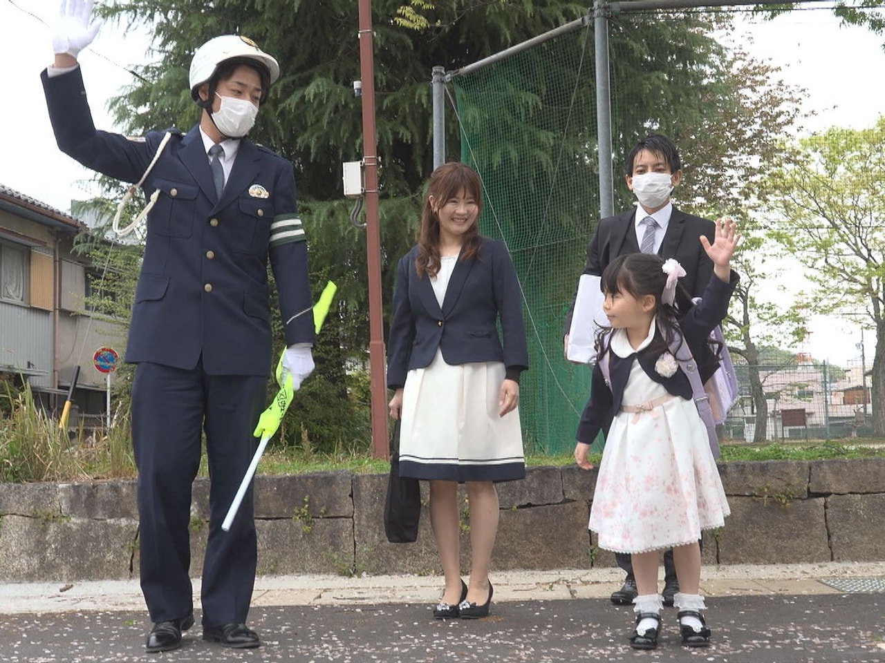 ４月１５日までの春の全国交通安全運動に合わせ、県内各地で啓発活動が展開されていま...