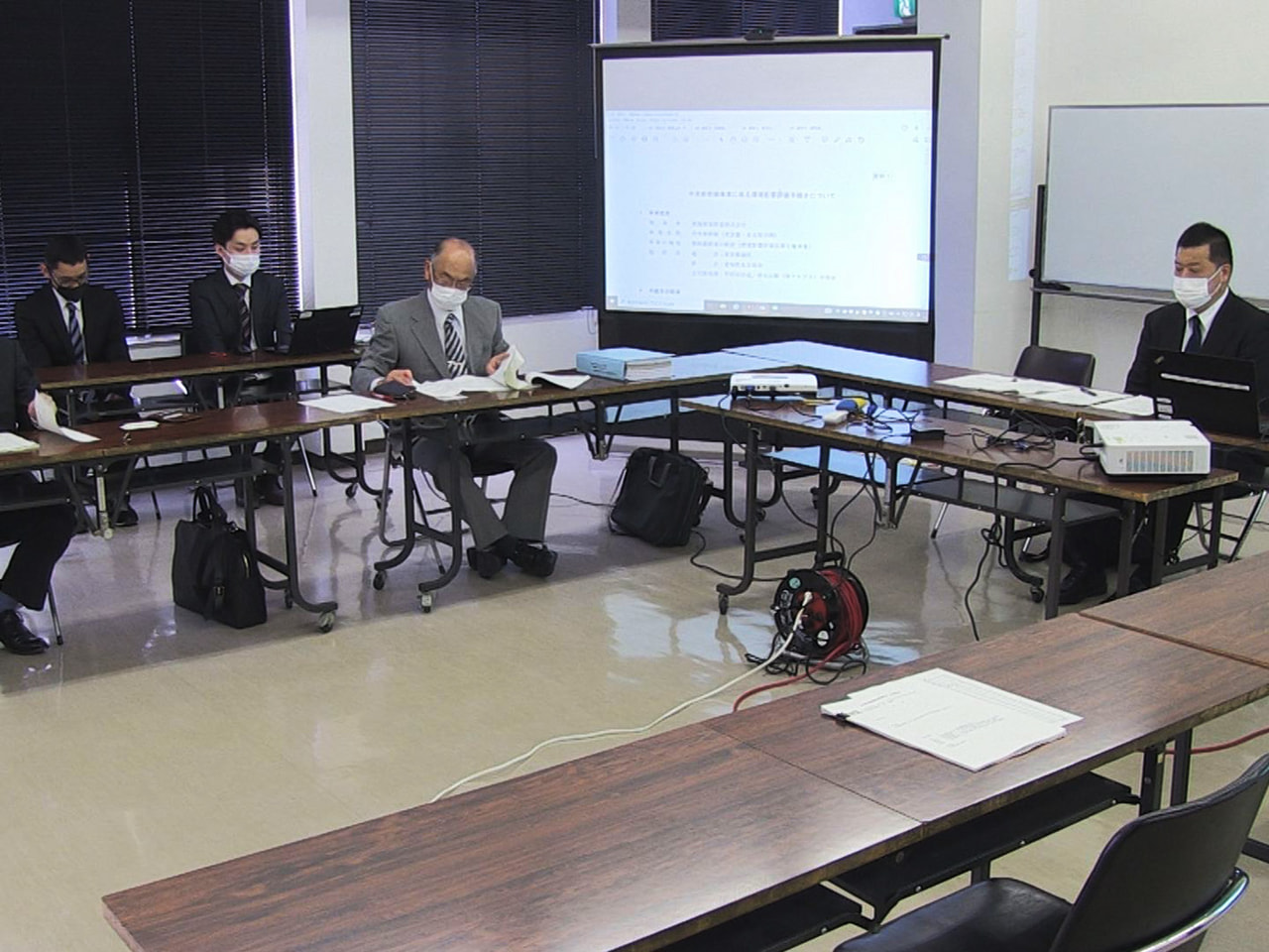中津川市のリニア中央新幹線のトンネル工事で作業員が死傷する事故が起き、県内の工区...