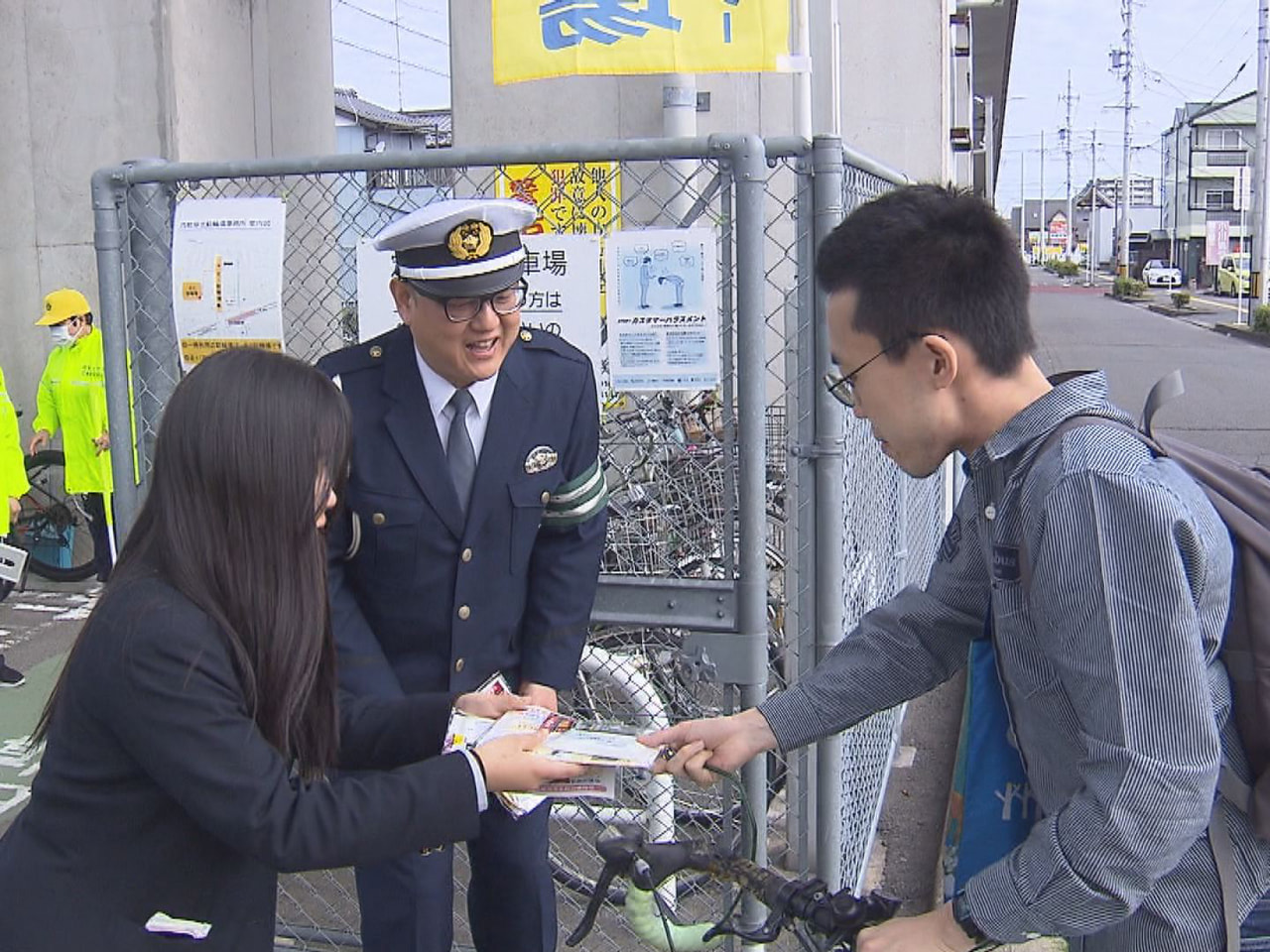 ４月から、自転車に対する交通違反の取り締まりとして青切符の制度が導入されました。...