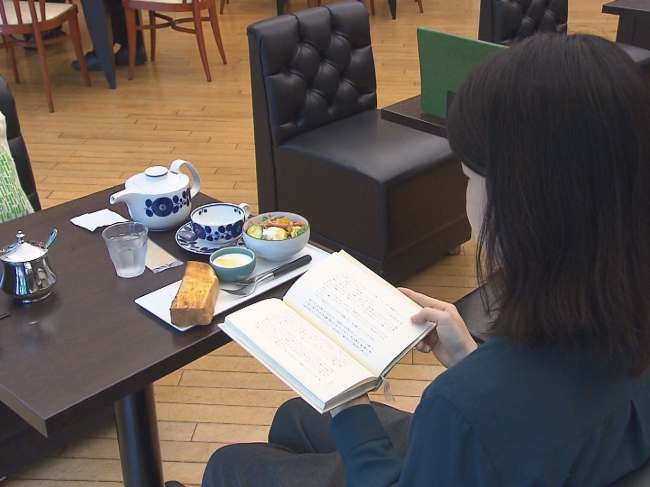 県図書館の館内に１５日、新しく喫茶店がオープンしました。充実したモーニングや学生...