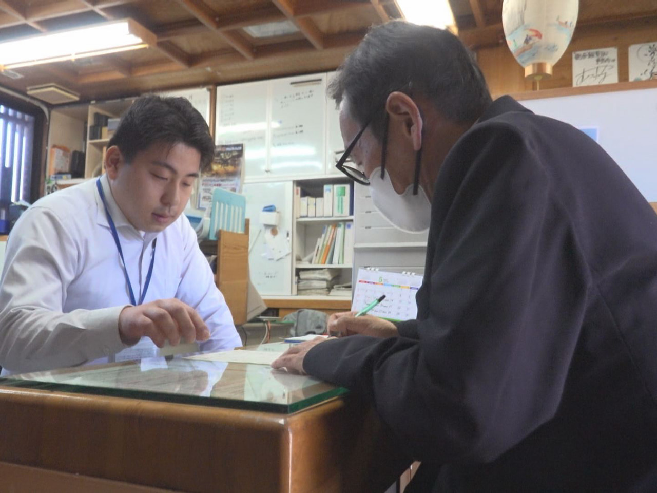 ５月１１日に開幕する岐阜市の長良川鵜飼に向けて、観覧船の予約の受け付けが１６日か...