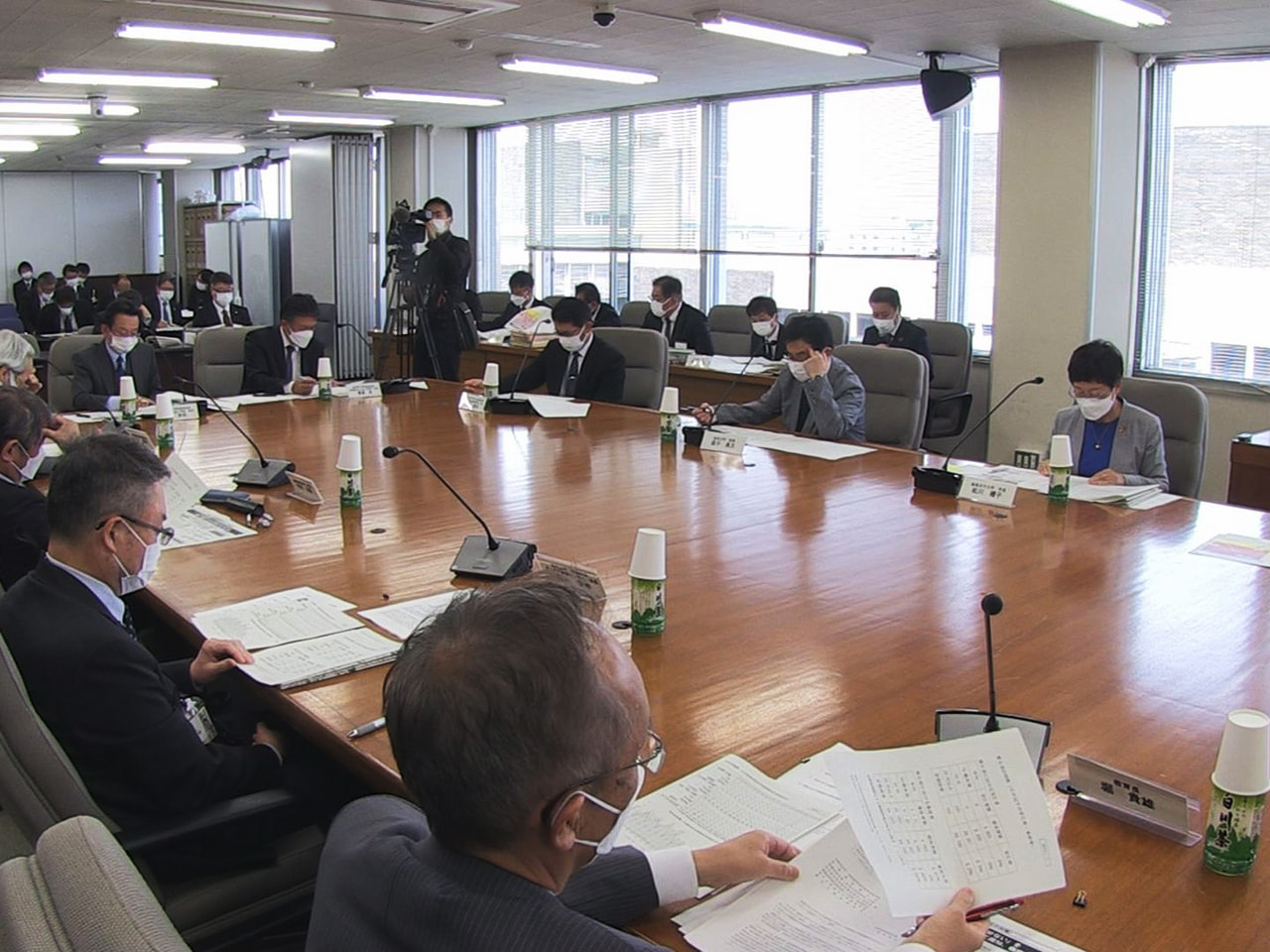 新型コロナウイルスに対応する岐阜県の教育推進協議会が19日、県庁で開かれ、学校が...