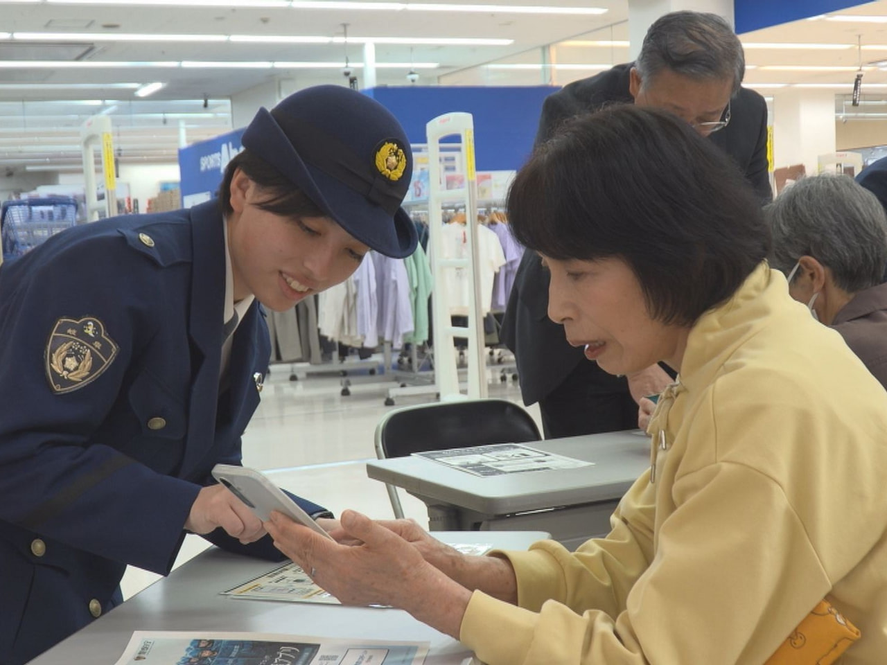 県内で後を絶たない特殊詐欺の被害を食い止めようと、 多治見市の商業施設で２８日、...