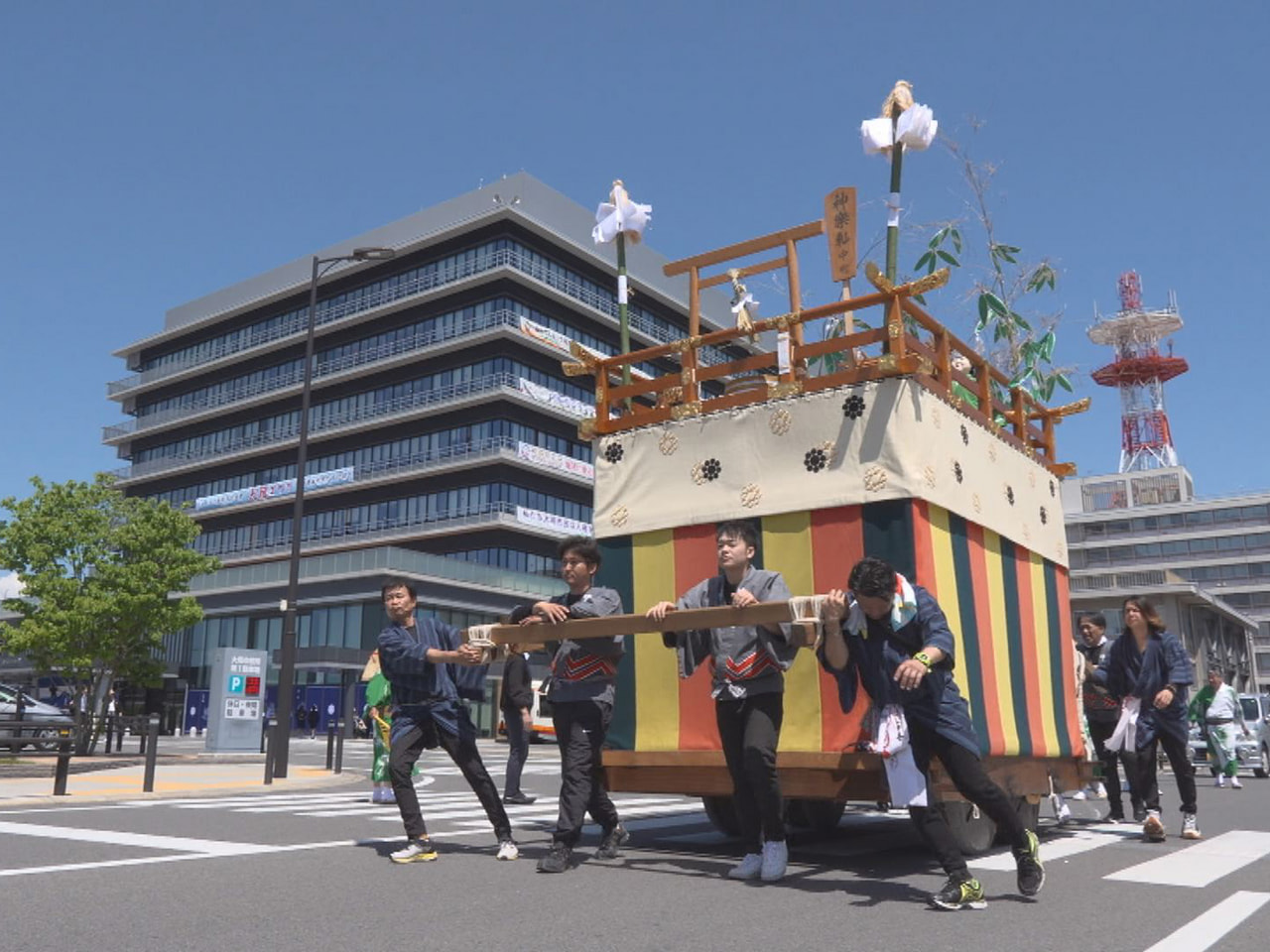 １０日、１１日に大垣市で行われる大垣まつりを前に、三両軕（やま）が市内をまわって...