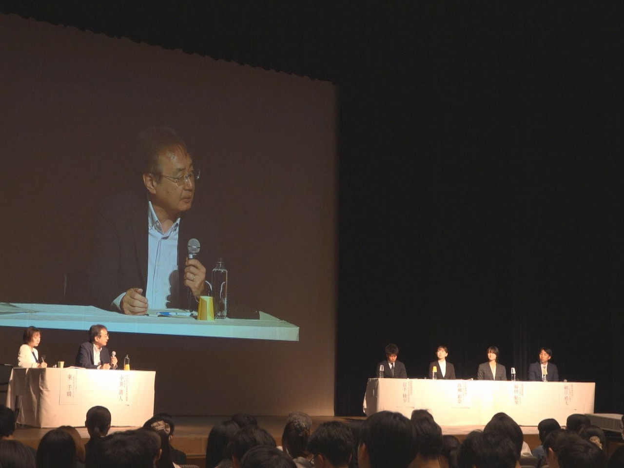 県内の大学薬学部の学生や薬学部への進学を目指す高校生らに地域医療を支える薬剤師の...