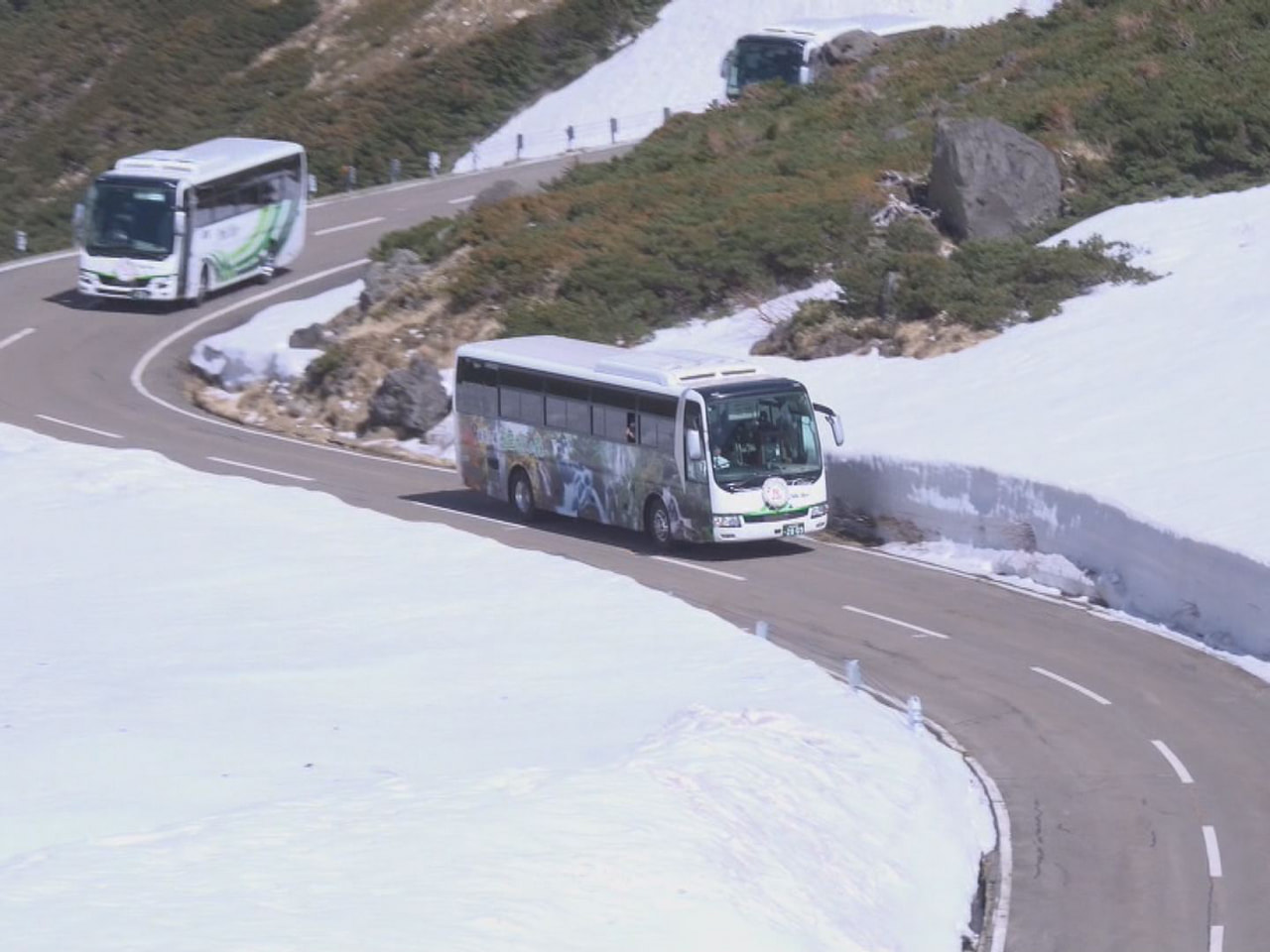 高山市の山岳観光道路・乗鞍スカイラインが１５日、冬の閉鎖期間が終わり、開通しまし...