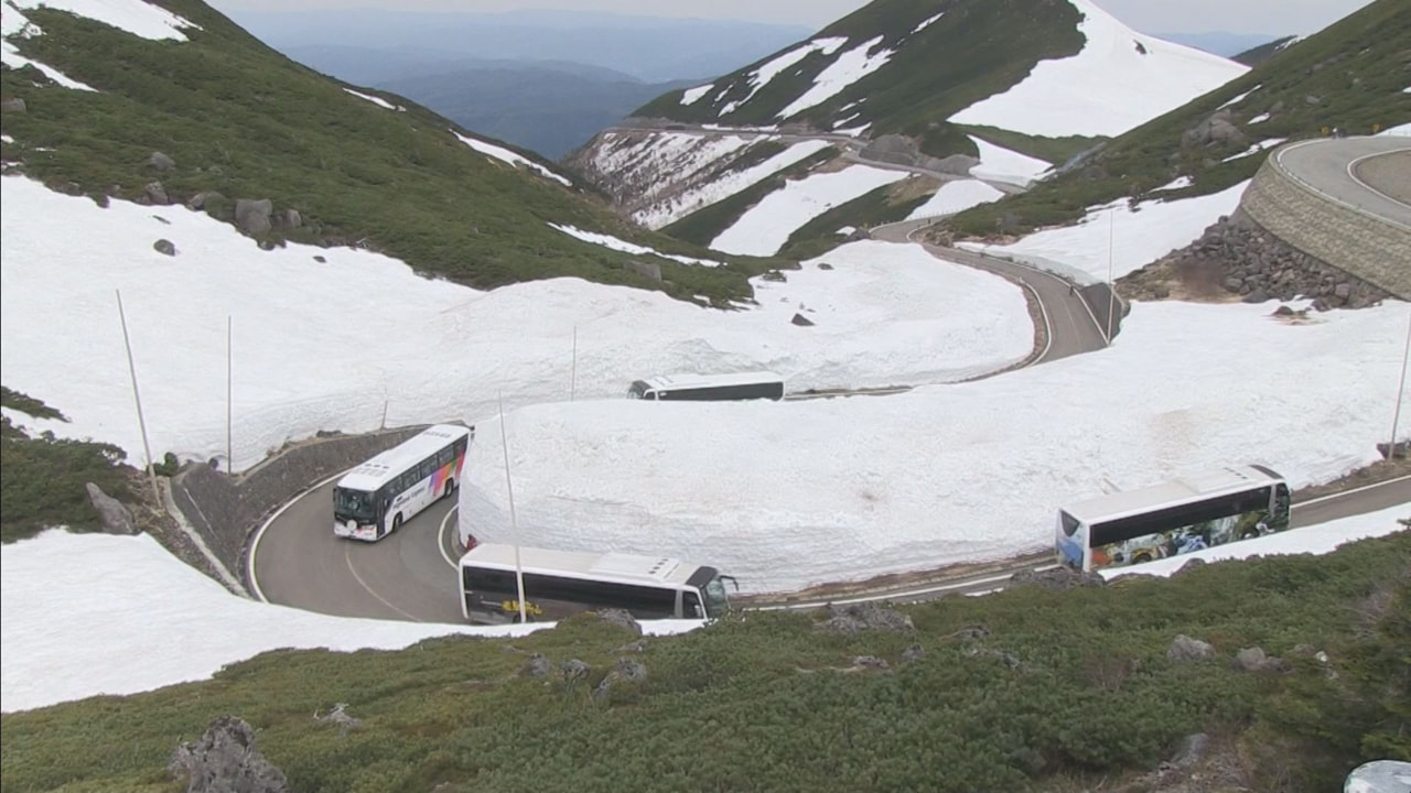 北アルプス・乗鞍岳を走る山岳道路「乗鞍スカイライン」が約半年ぶりに開通しました。...