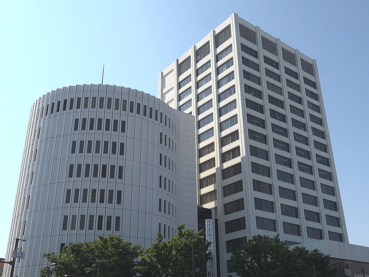 大垣共立銀行は１５日、２０２６年度３月期決算を発表し、純利益が前期比３１・６パー...